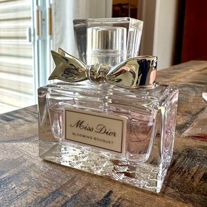 Miss dior blooming bouquet 30 mL 3/4 full
